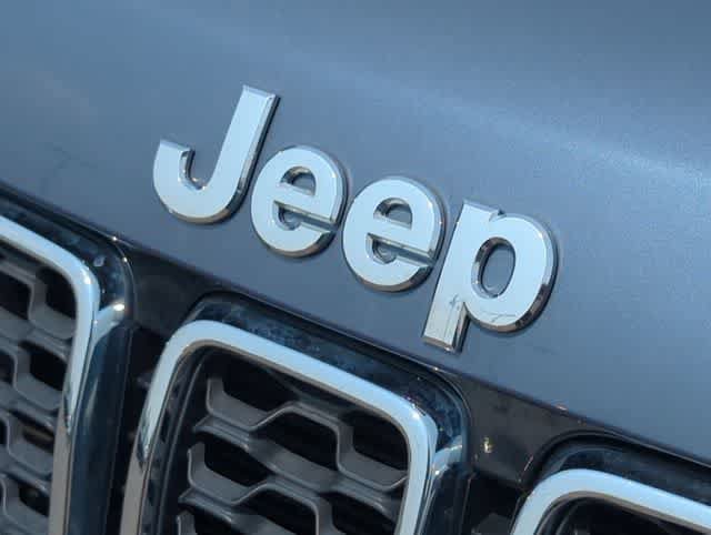 Certified 2021 Jeep Grand Cherokee Limited w/ Premium Lighting Group AWD/4WD image 12