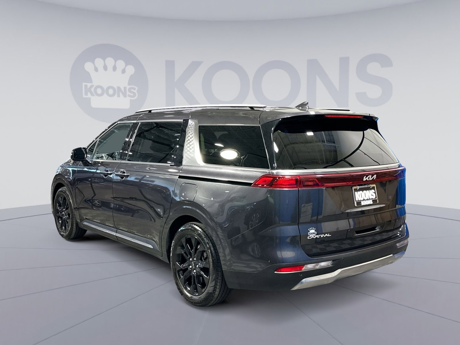 Used 2023 Kia Carnival SX image 4