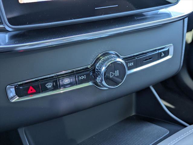 New 2026 Volvo XC90 T8 Ultra w/ Protection Package image 8