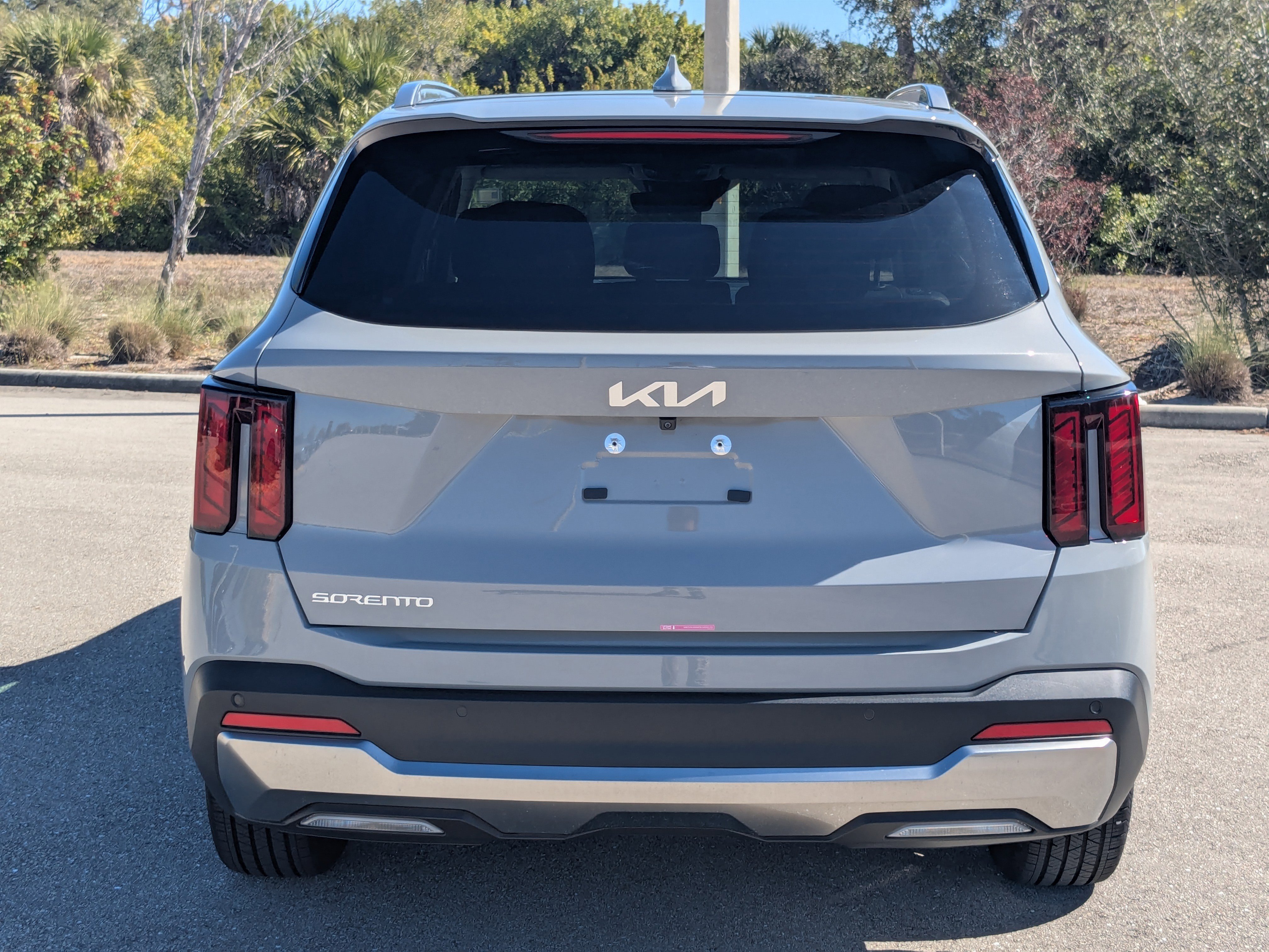 Certified 2025 Kia Sorento S w/ Panoramic Sunroof Package image 6