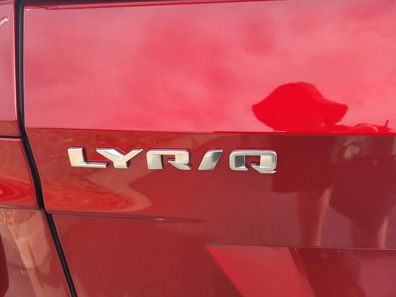 Certified 2025 Cadillac Lyriq Luxury AWD/4WD image 6