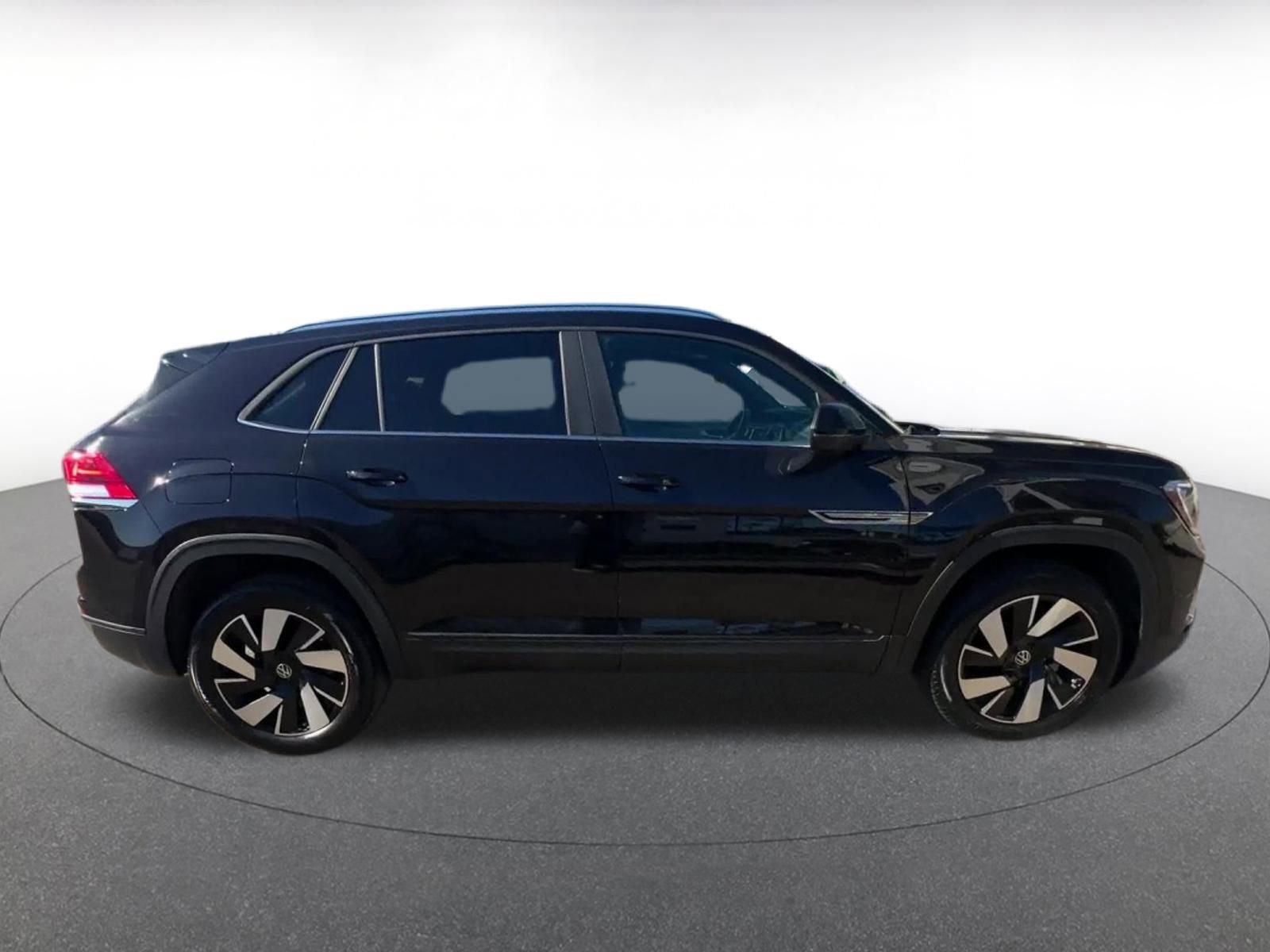 Used 2025 Volkswagen Atlas Cross Sport SE image 16