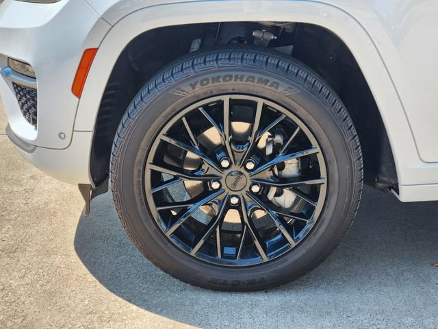 Certified 2022 Jeep Grand Cherokee Summit w/ Adv Protech Group IV RWD image 10