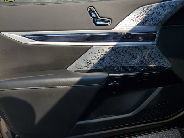 Used 2023 BMW 740i w/ Parking Assistance Package RWD image 22