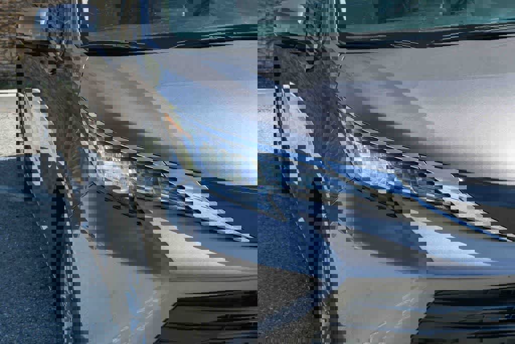 Used 2022 Toyota Sienna XLE w/ XLE Plus Package image 4