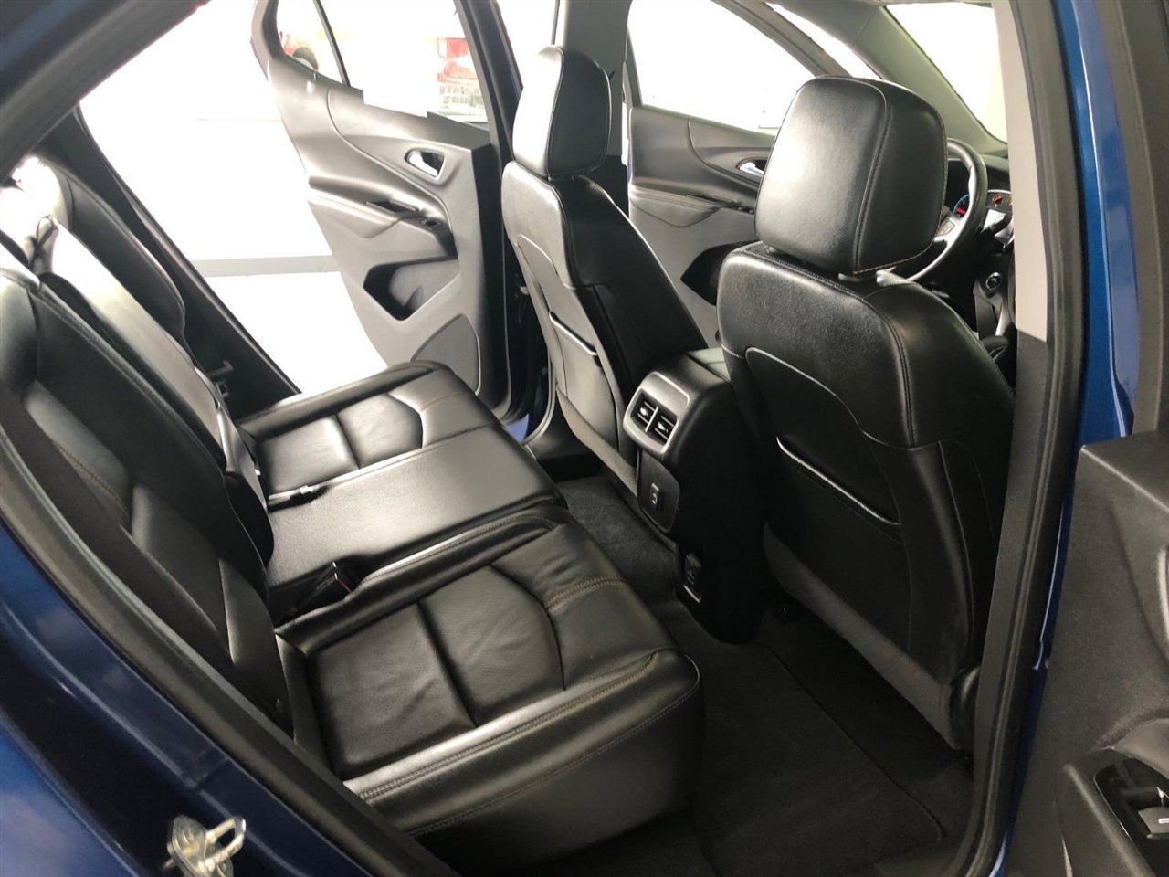 Used 2023 Chevrolet Equinox Premier image 14