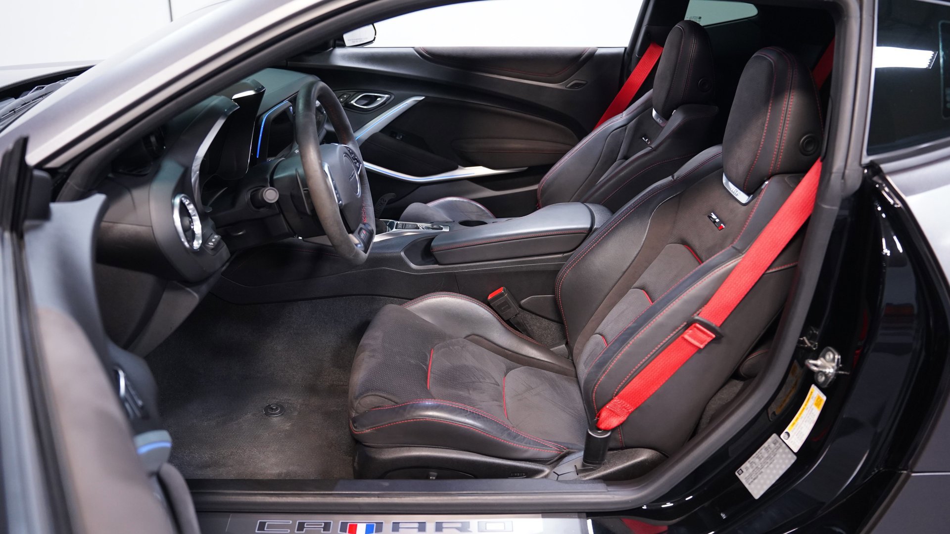 Used 2018 Chevrolet Camaro ZL1 RWD image 34