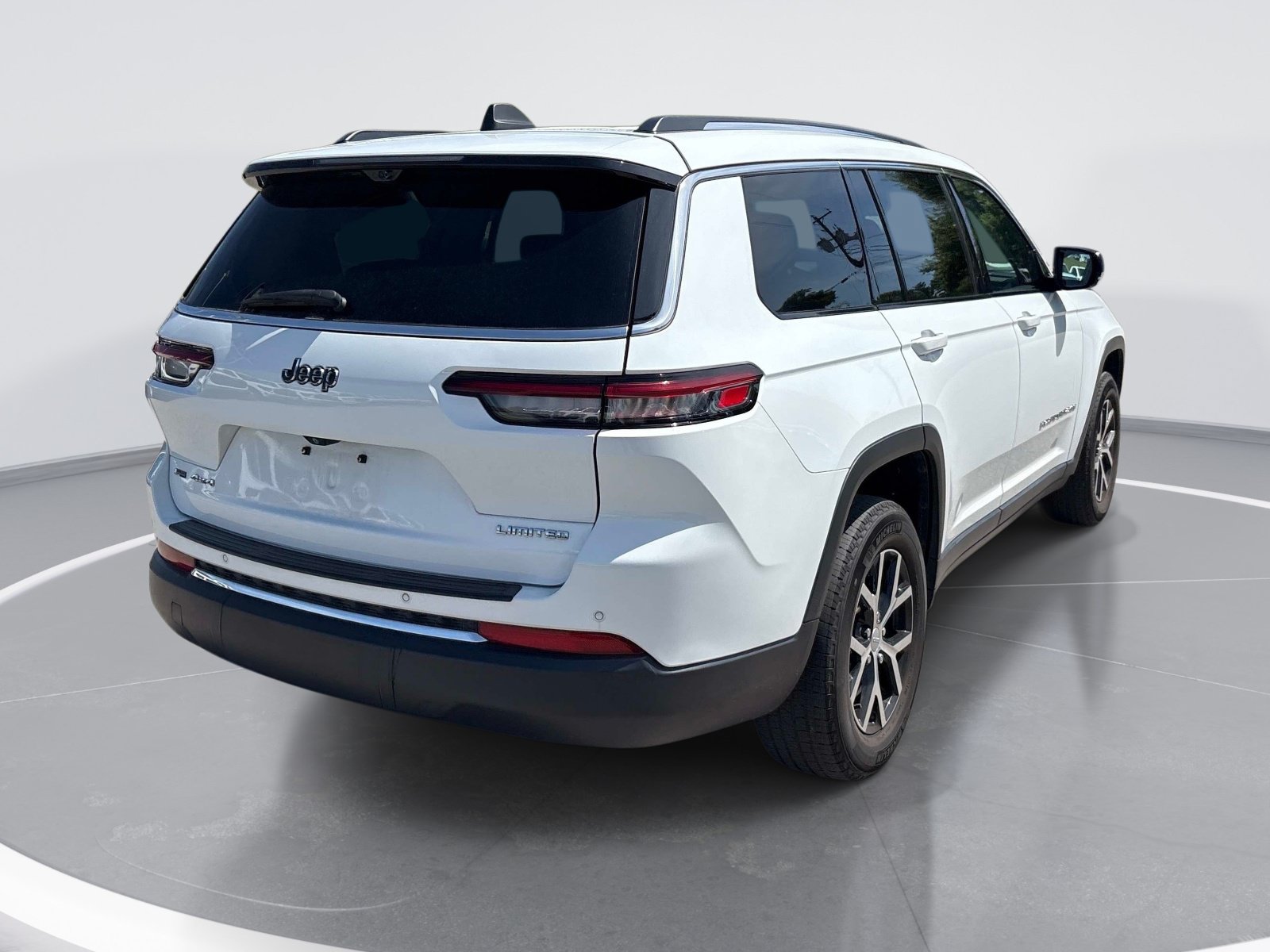 Used 2023 Jeep Grand Cherokee L Limited w/ Luxury Tech Group II AWD/4WD image 8