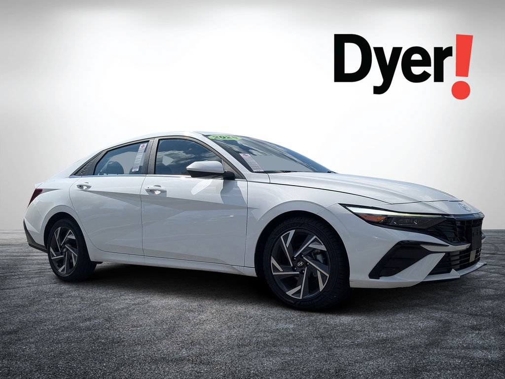 Used 2025 Hyundai Elantra SEL FWD image 1