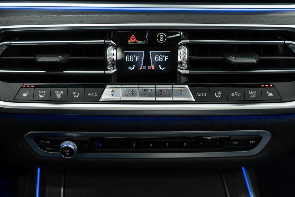 Used 2020 BMW X7 xDrive40i w/ Premium Package AWD/4WD image 37