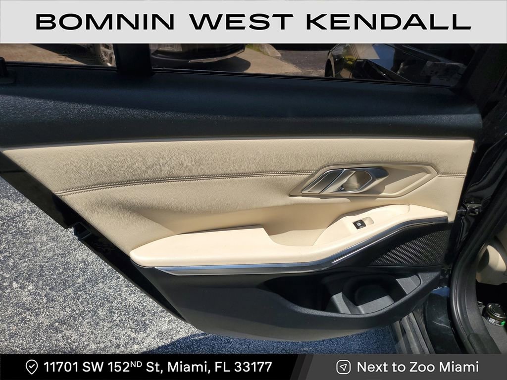 Used 2019 BMW 330i Sedan w/ M Sport Package image 18