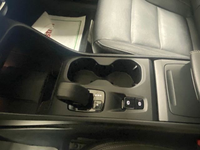 Used 2025 Volvo XC40 B5 Core AWD/4WD image 27