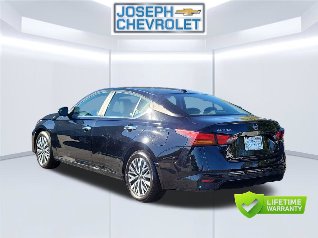 Used 2025 Nissan Altima 2.5 SV FWD image 4