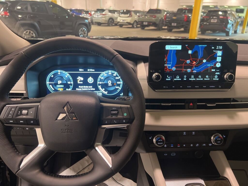 New 2025 Mitsubishi Outlander SEL image 18