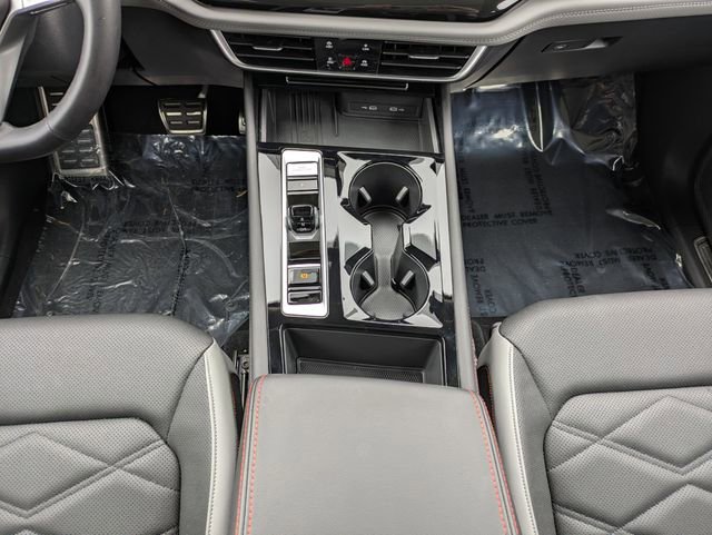 Certified 2025 Volkswagen Atlas Peak Edition SE image 20