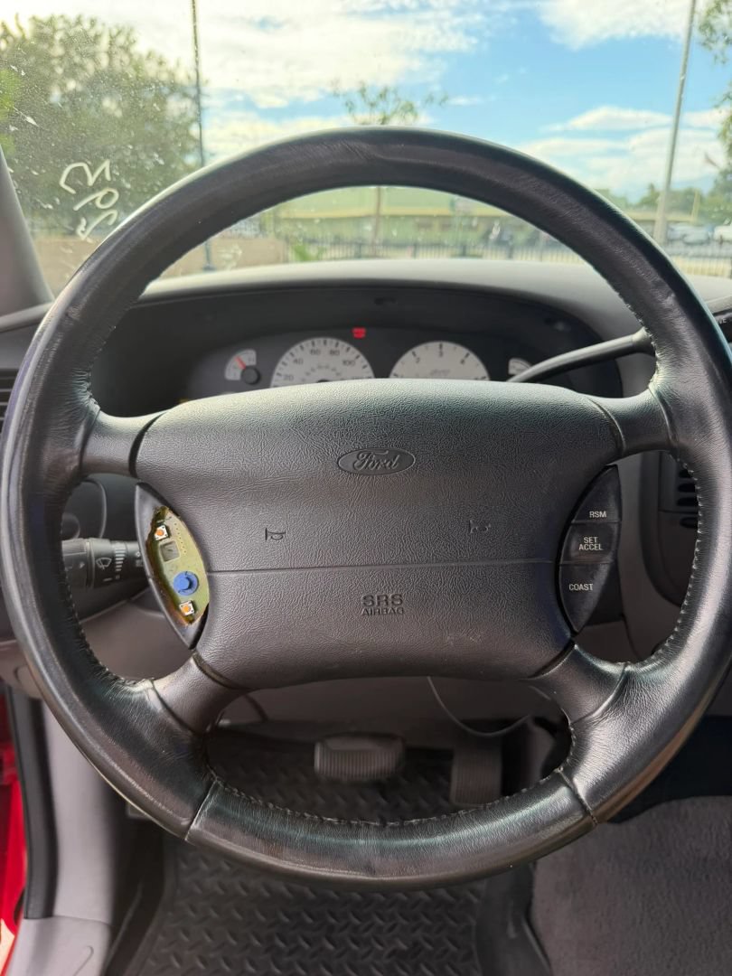 Used 2002 Ford F150 Lightning RWD image 16