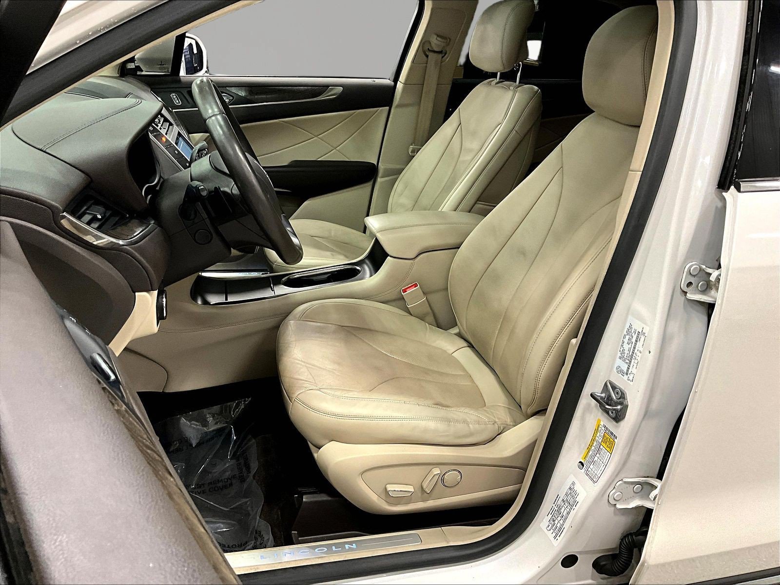 Used 2017 Lincoln MKC Reserve w/ Technology Package AWD/4WD image 21