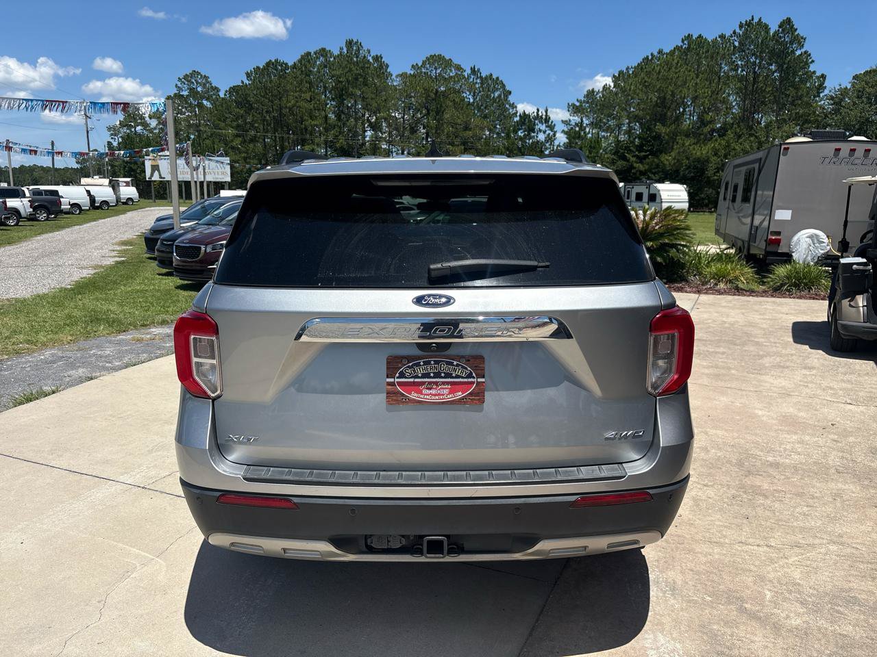 Used 2023 Ford Explorer XLT AWD/4WD image 6