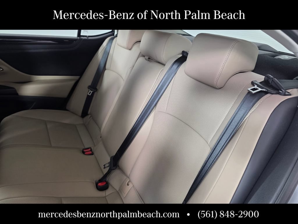 Used 2019 Lexus ES 300h w/ Premium Package FWD image 16