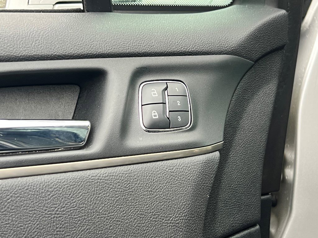 Used 2017 Lincoln MKC Reserve image 19