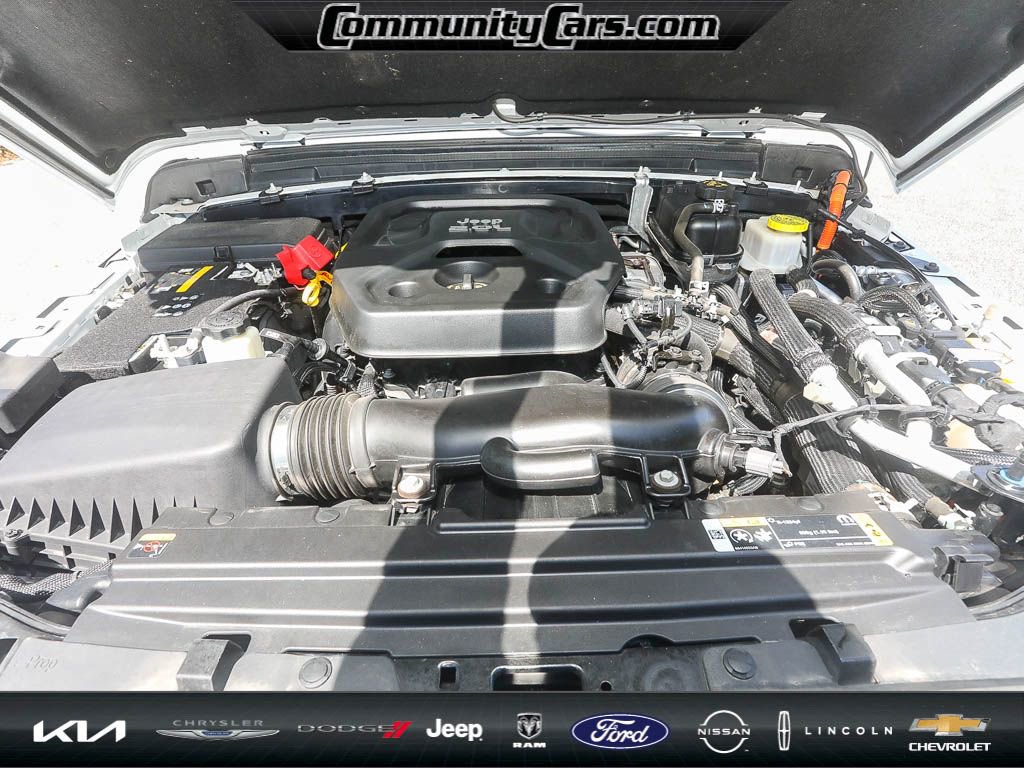 Used 2022 Jeep Wrangler Unlimited Sahara w/ Cold Weather Group image 21