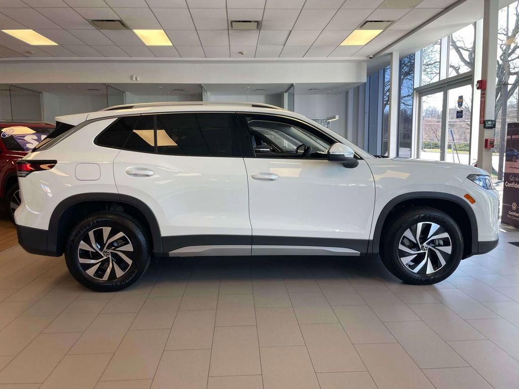 New 2026 Volkswagen Tiguan SE R-Line AWD/4WD image 5