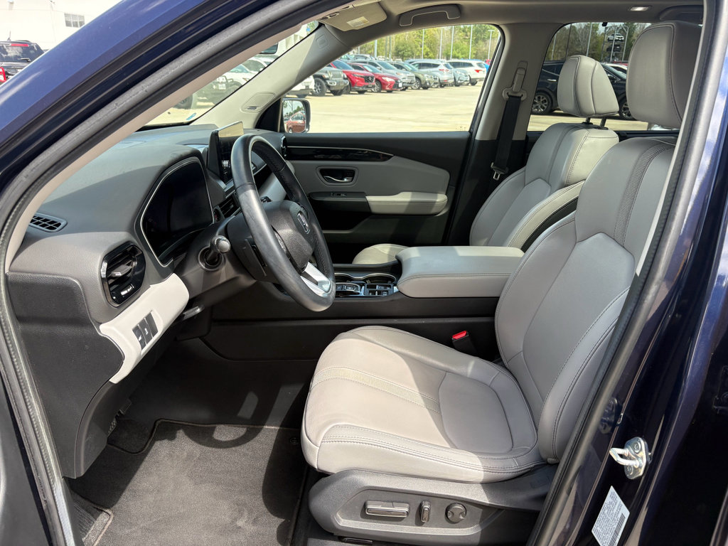 Certified 2024 Honda Pilot Touring image 10