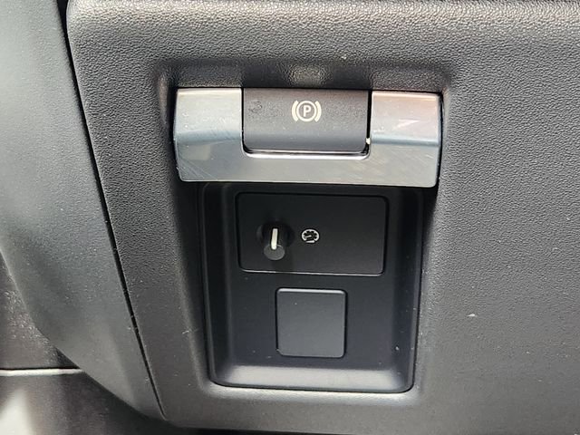 Used 2022 Land Rover Defender 110 X-Dynamic HSE AWD/4WD image 21