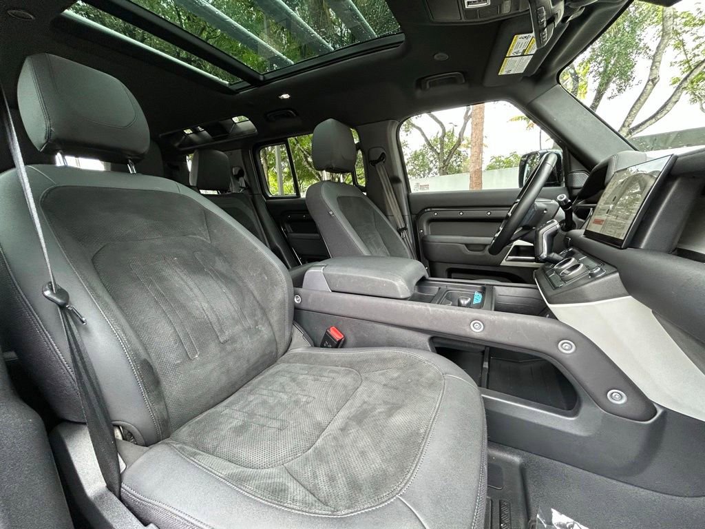 Used 2022 Land Rover Defender 110 S AWD/4WD image 42