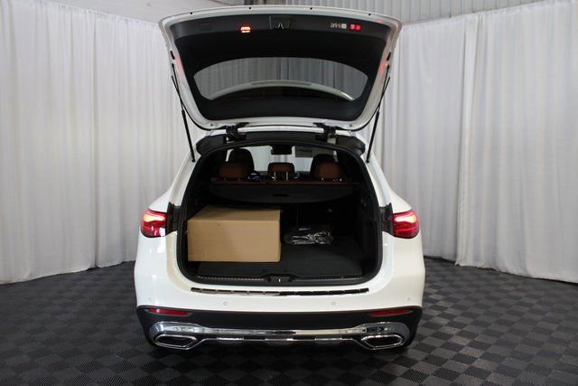 New 2025 Mercedes-Benz GLC 350e 4MATIC image 7