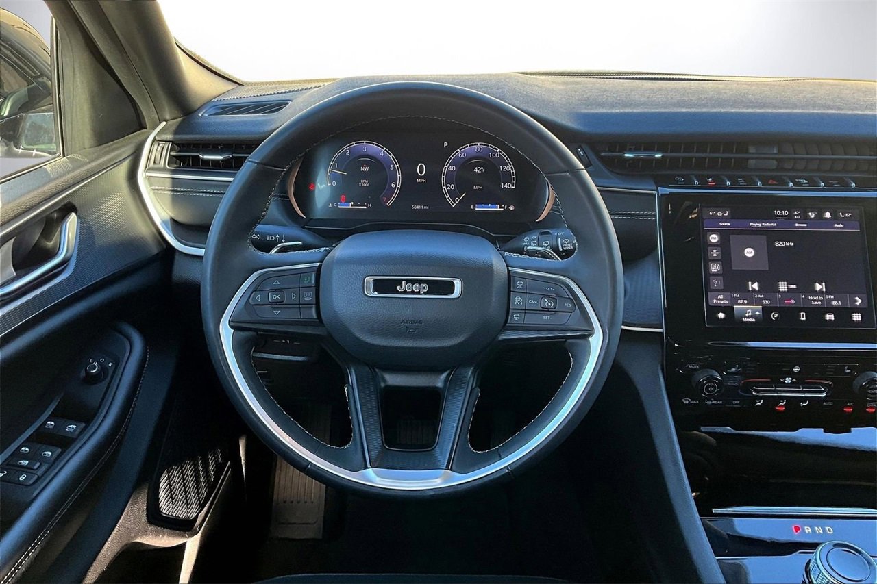 Used 2023 Jeep Grand Cherokee L Laredo image 10