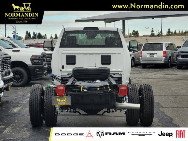 New 2026 RAM 5500 Tradesman AWD/4WD image 5
