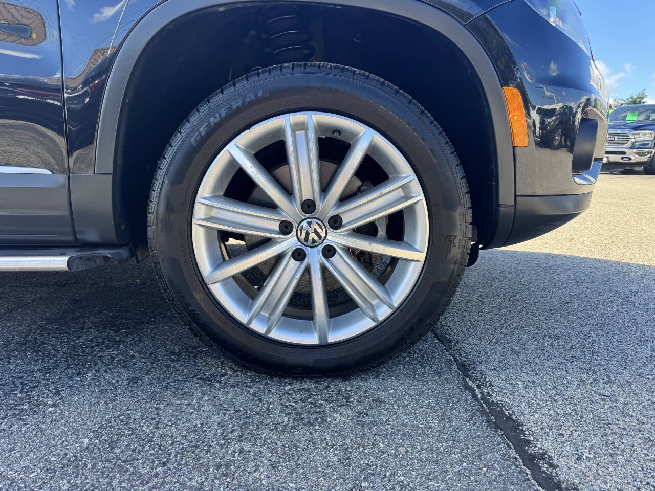 Used 2014 Volkswagen Tiguan SEL AWD/4WD image 13