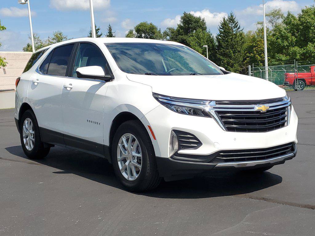 Used 2024 Chevrolet Equinox LT FWD image 2
