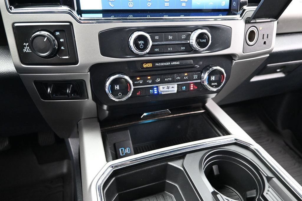Used 2022 Ford F250 Lariat w/ Black Appearance Package AWD/4WD image 36
