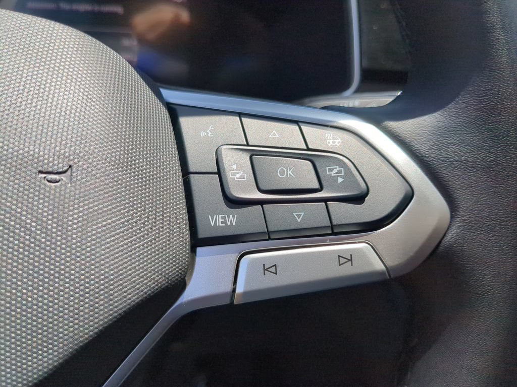 New 2026 Volkswagen Taos SE FWD image 27