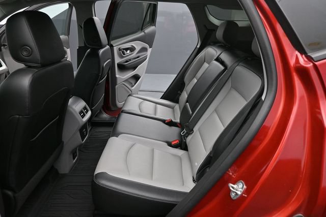 Used 2023 GMC Terrain SLT w/ LPO, Floor Liner Package FWD image 15