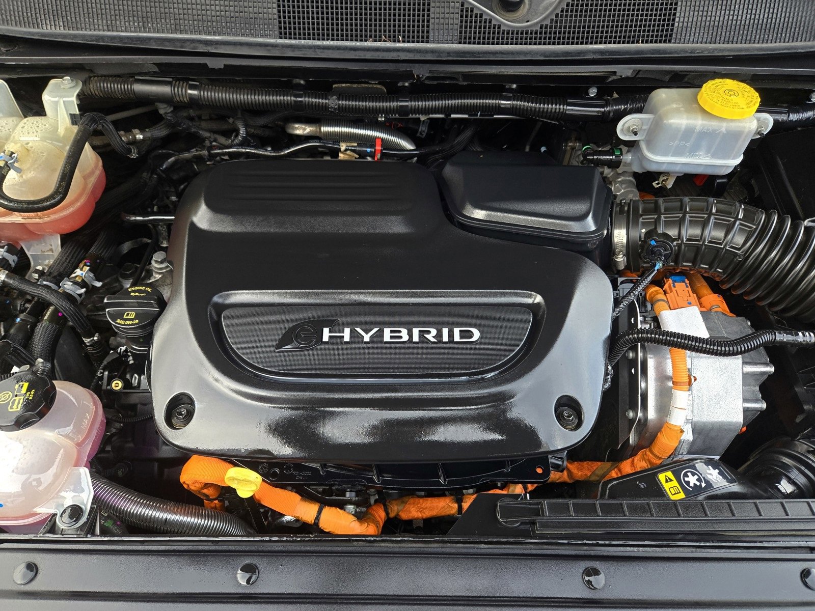 Used 2023 Chrysler Pacifica Touring-L image 25