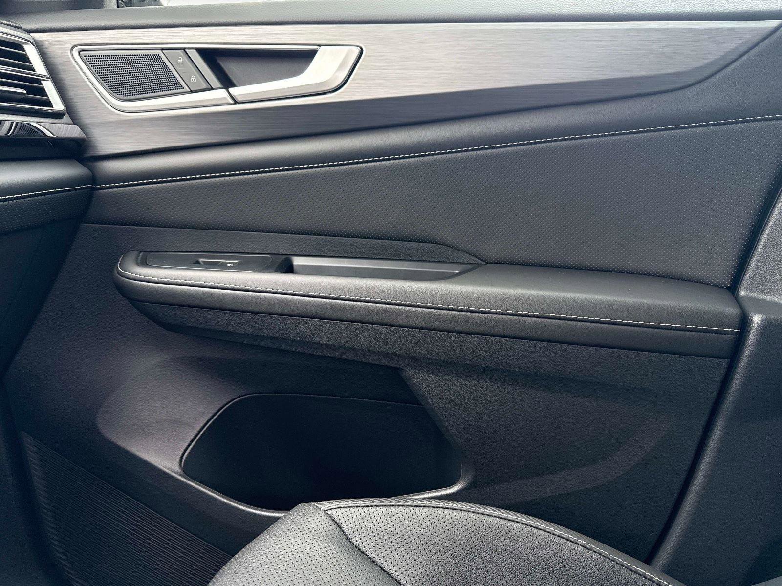 New 2026 Volkswagen Atlas Cross Sport SE image 22