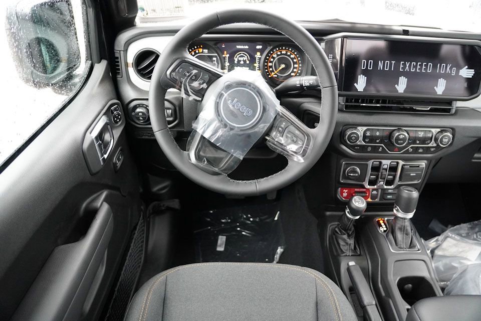 New 2025 Jeep Gladiator Sport AWD/4WD image 12
