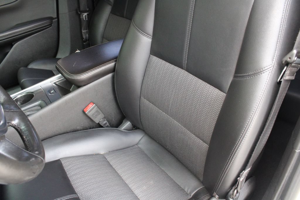 Used 2018 Chevrolet Impala LT FWD image 5