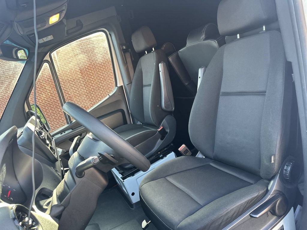 Used 2023 Mercedes-Benz Sprinter 1500 image 13