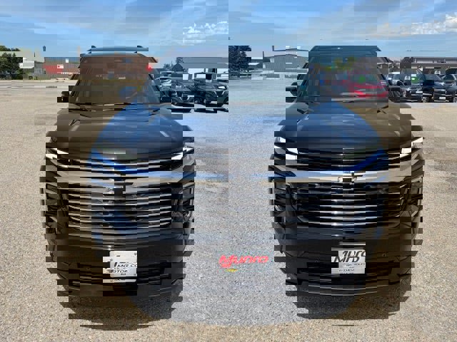 New 2025 Chevrolet Traverse LT w/ Enhanced Driving Package image 2