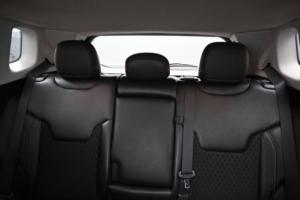 Used 2021 Jeep Compass Latitude FWD image 15
