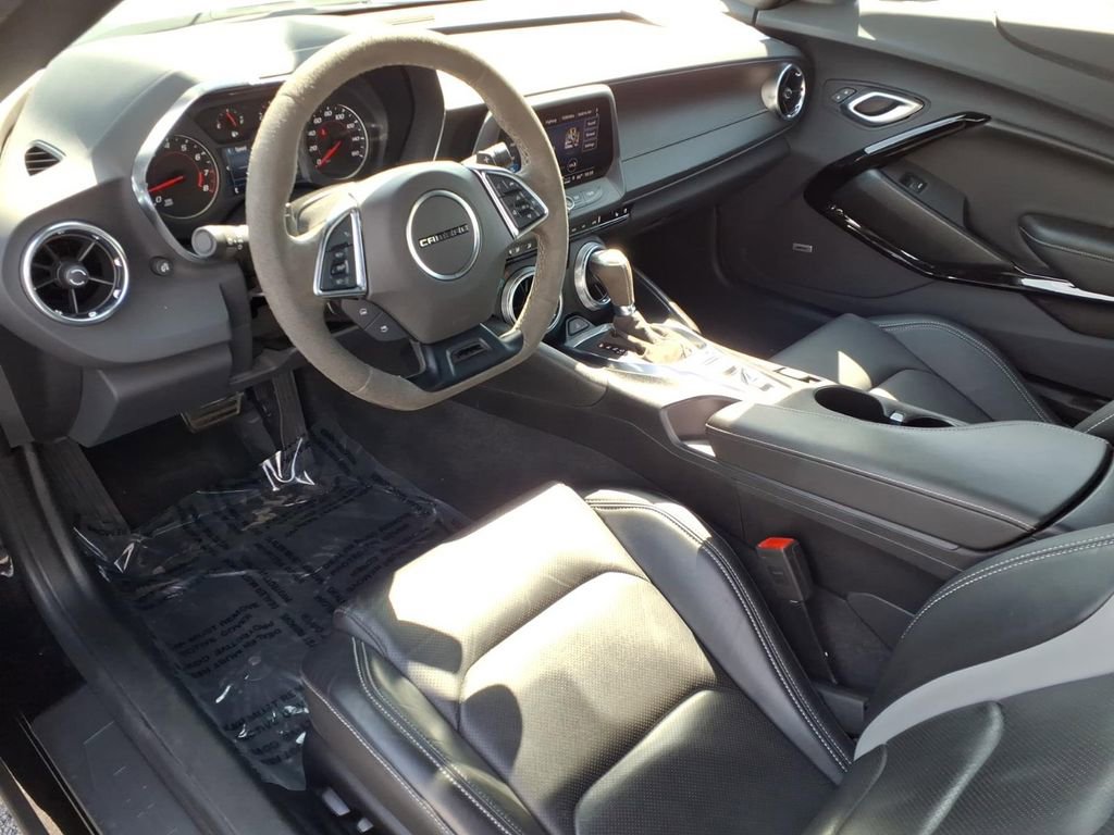 Used 2024 Chevrolet Camaro LT RWD image 9