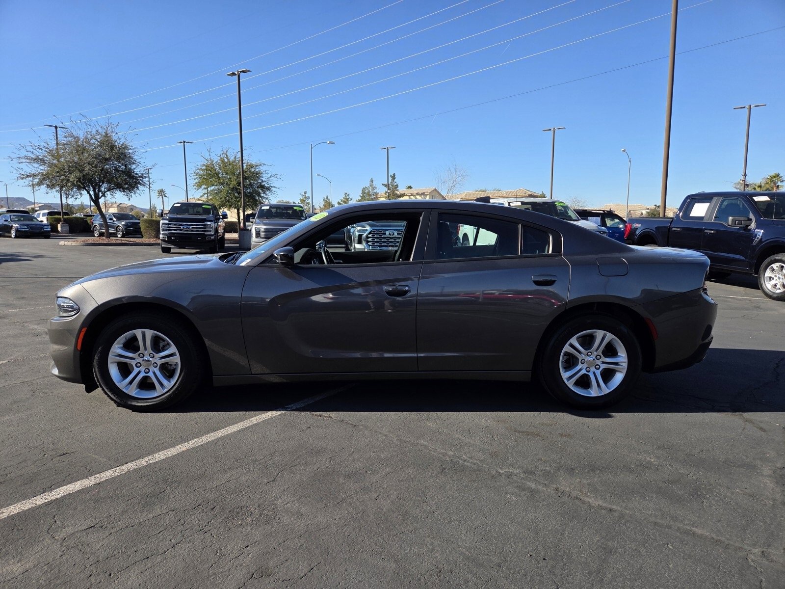 Used 2023 Dodge Charger SXT image 3