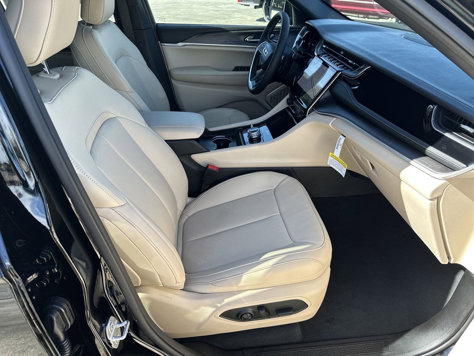 New 2024 Jeep Grand Cherokee Limited 4xe w/ Luxury Tech Group II AWD/4WD image 18