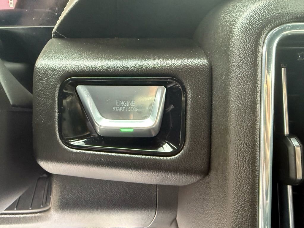 Used 2025 GMC Yukon XL Denali image 38