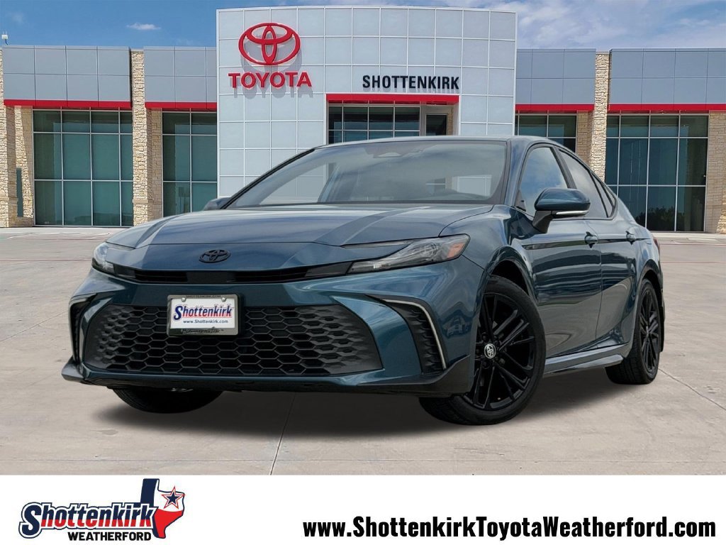 Used 2025 Toyota Camry SE w/ Convenience Package