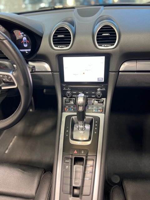Used 2018 Porsche 718 Boxster S image 22